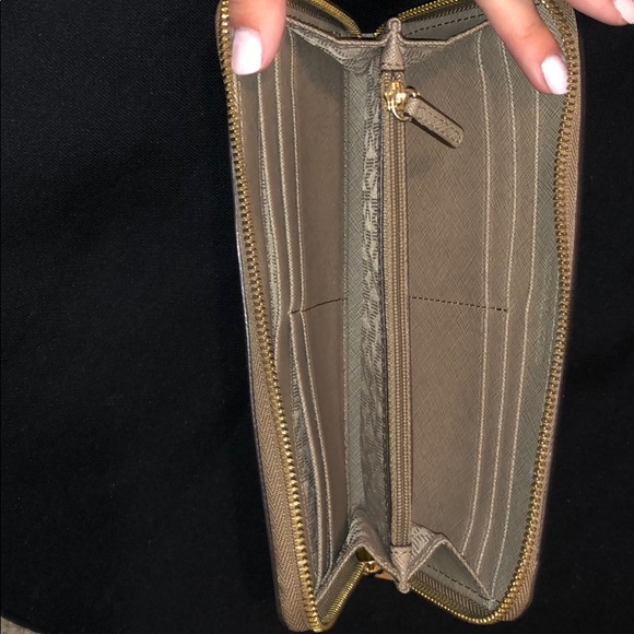 MK taupe wallet - Picture 4 of 5